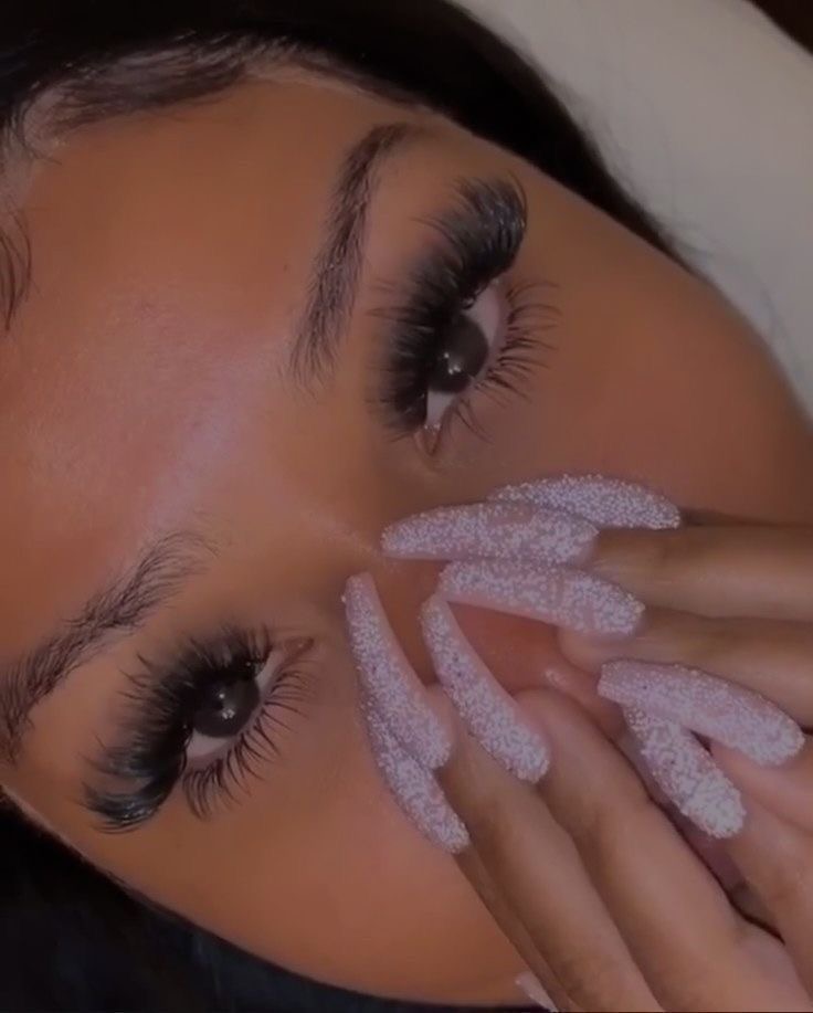 Color accented lashes